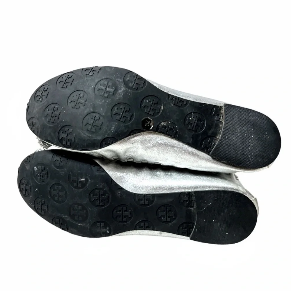 Tory Burch Reese Metallic Silver Leather Scrunch Tassel Ballet Flats Size 7 - Picture 7 of 16
